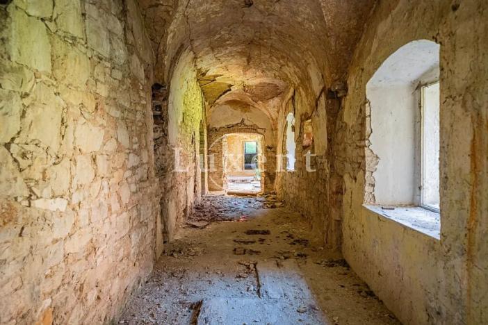 Prodej komerční nemovitosti, Vršovice, 5100 m2