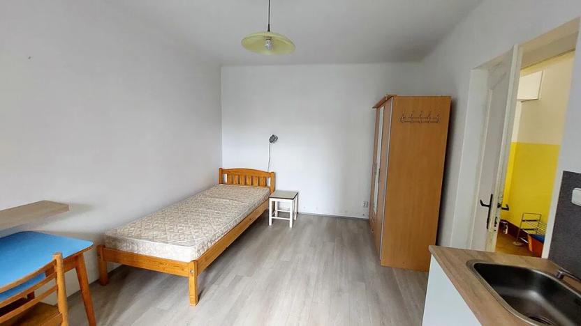 Pronájem bytu 1+kk, Plzeň, Pod Záhorskem, 20 m2