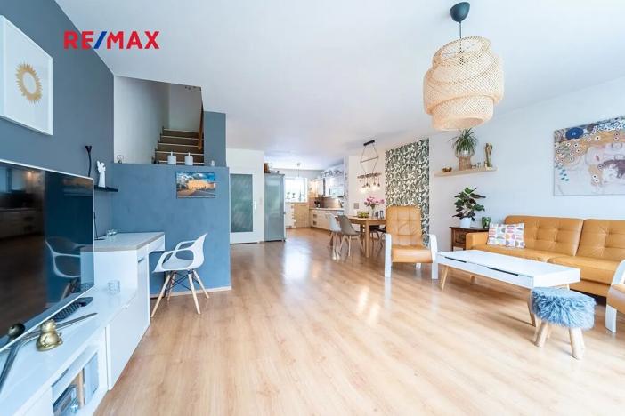 Prodej rodinného domu, Nupaky, K Parku, 156 m2