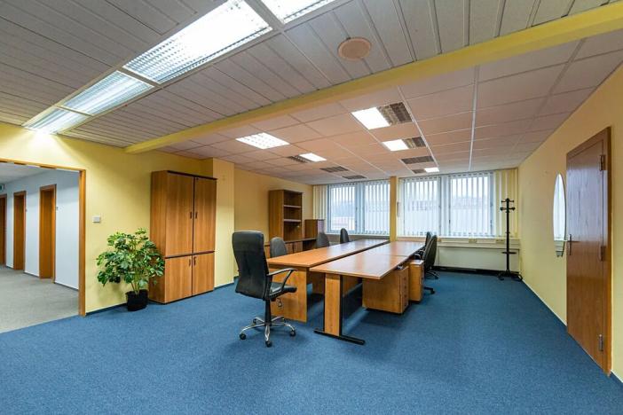 Pronájem kanceláře, Praha - Vysočany, Freyova, 115 m2