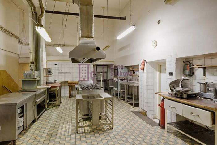 Pronájem restaurace, Jindřichův Hradec, nám. Míru, 160 m2