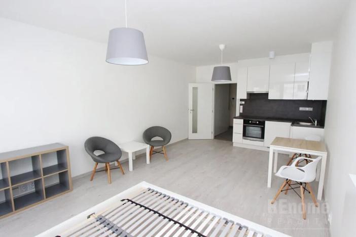 Pronájem bytu 1+kk, Praha - Karlín, Sokolovská, 35 m2