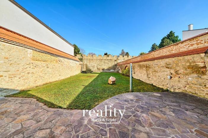 Pronájem obchodního prostoru, Znojmo, Horní Česká, 168 m2