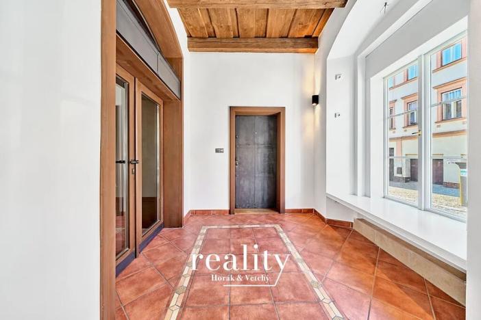 Pronájem obchodního prostoru, Znojmo, Horní Česká, 168 m2