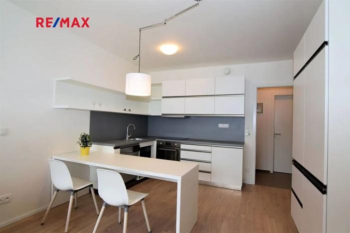 Pronájem bytu 2+kk, Praha - Kobylisy, Čumpelíkova, 64 m2