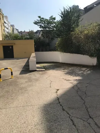 Pronájem garážového stání, Praha - Holešovice, Osadní, 11 m2