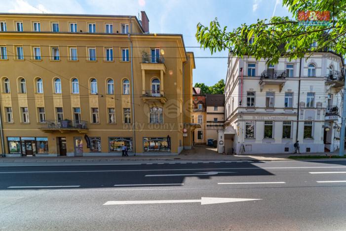 Pronájem obchodního prostoru, Mariánské Lázně, Hlavní třída, 76 m2