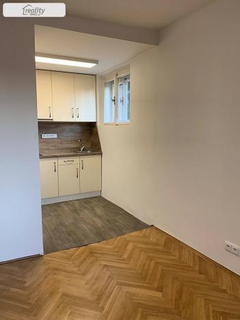 Pronájem bytu 1+kk, Praha - Strašnice, V Rybníčkách, 35 m2