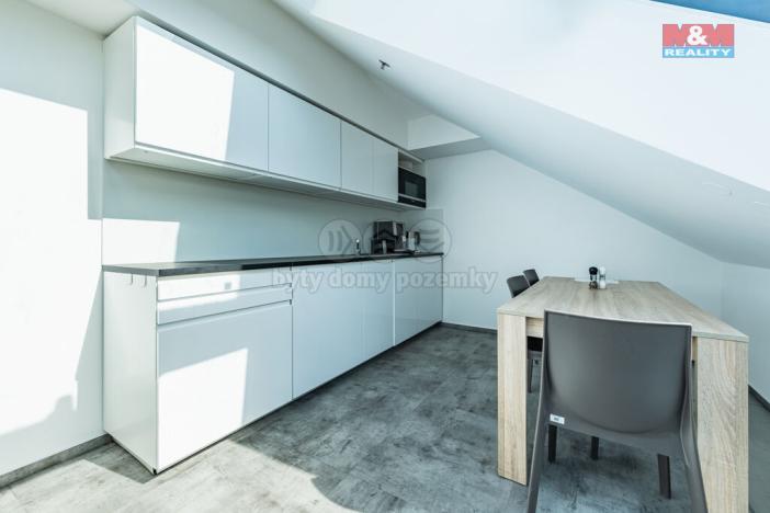 Pronájem kanceláře, Praha - Nové Město, náměstí Republiky, 194 m2