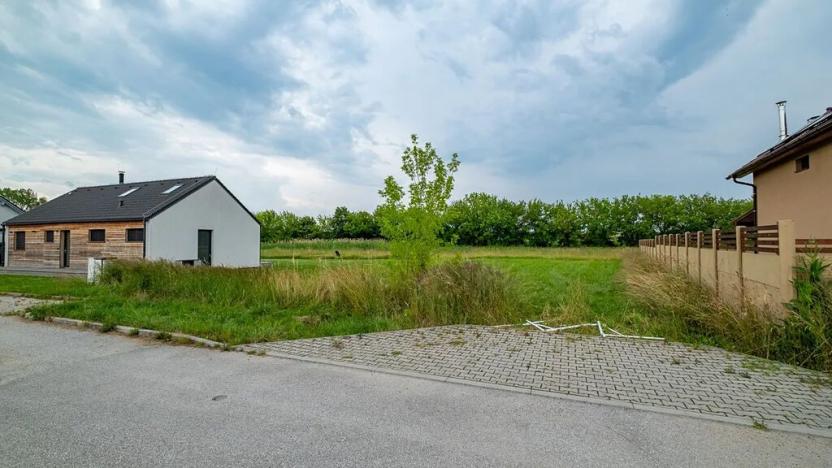 Prodej pozemku pro bydlení, Krakovany, 726 m2