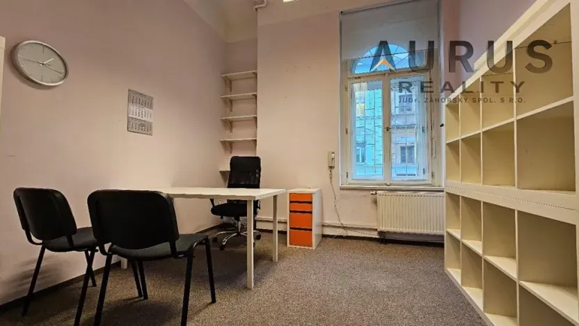 Pronájem kanceláře, Praha - Nusle, 38 m2
