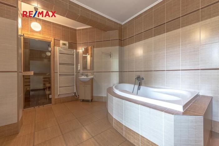 Pronájem rodinného domu, Lhota, K Lesnu, 205 m2