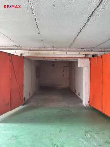 Pronájem garáže, Praha - Troja, Písečná, 18 m2