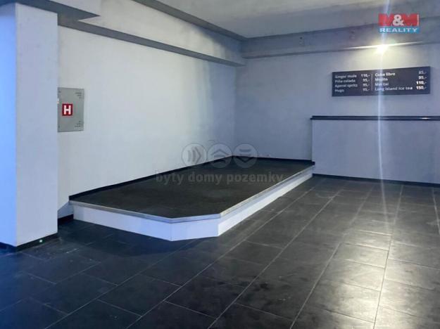 Pronájem obchodního prostoru, Hlinsko, Poděbradovo náměstí, 495 m2