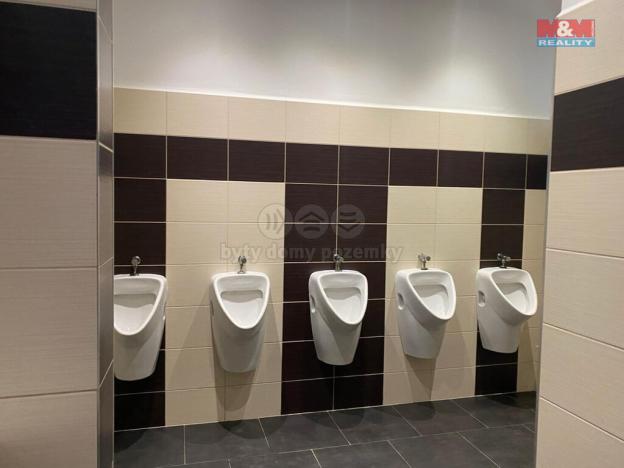 Pronájem obchodního prostoru, Hlinsko, Poděbradovo náměstí, 495 m2