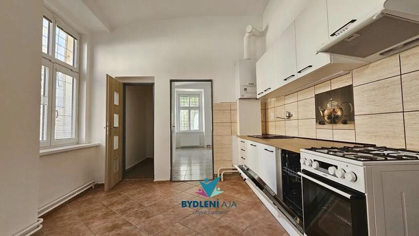Pronájem bytu 2+1, Teplice, J. V. Sládka, 66 m2