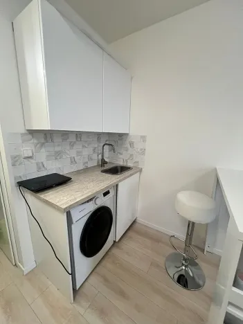 Pronájem bytu 1+kk, Praha - Vysočany, Poděbradská, 20 m2