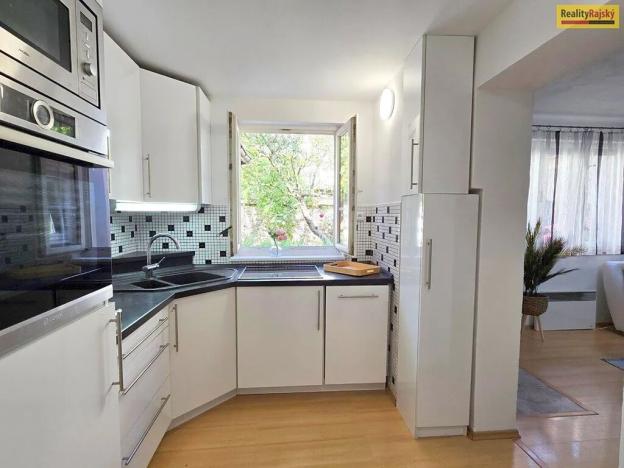 Prodej bytu 3+1, Dobříš, Mírové náměstí, 59 m2