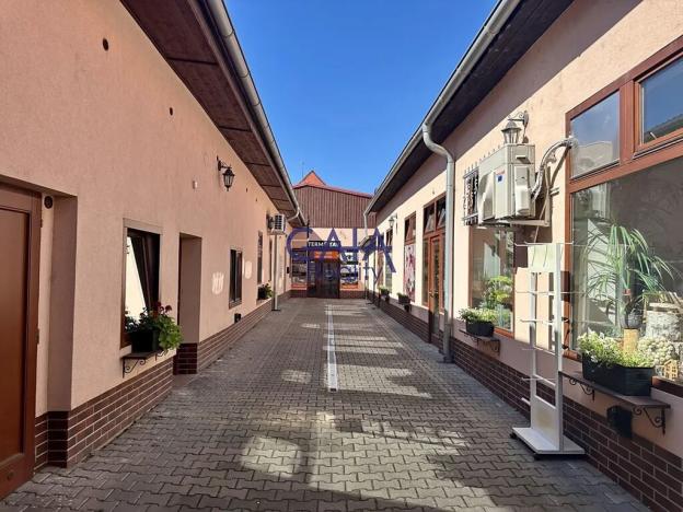 Pronájem obchodního prostoru, Kyjov, Masarykovo náměstí, 27 m2
