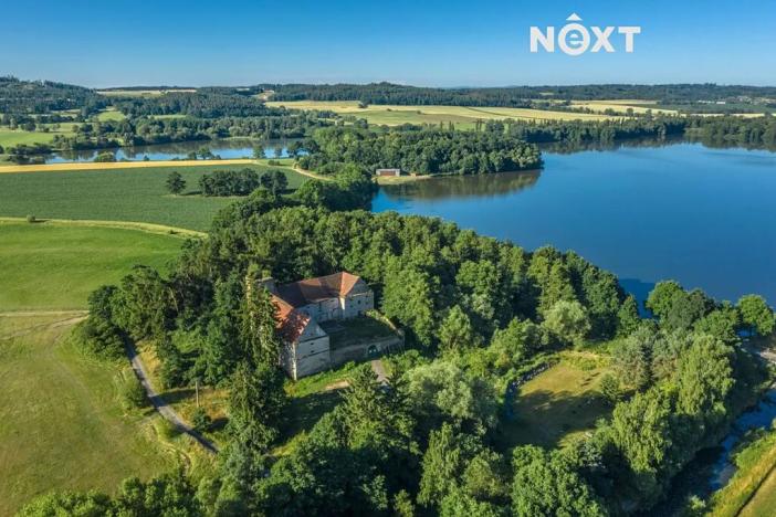 Prodej komerční nemovitosti, Buzice, 1800 m2