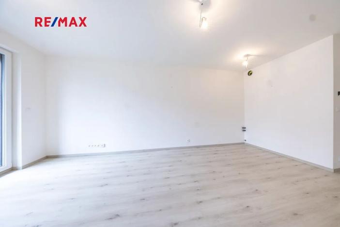 Prodej bytu 1+kk, Praha - Háje, Sochorcova, 33 m2