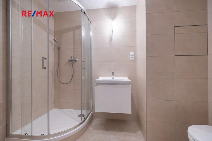 Prodej bytu 1+kk, Praha - Háje, Sochorcova, 33 m2