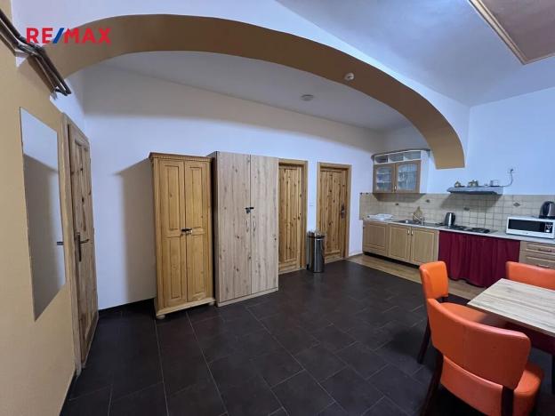 Prodej ubytování, Lázně Bohdaneč, Langrova, 225 m2