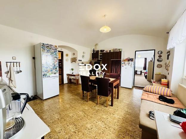 Prodej rodinného domu, Chrást, 280 m2