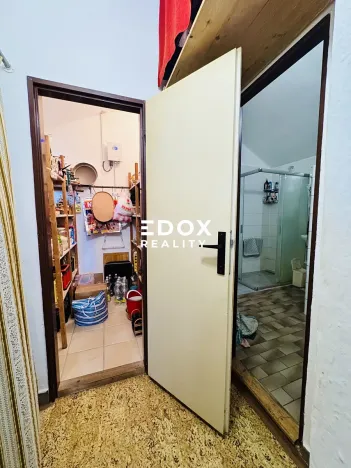 Prodej rodinného domu, Chrást, 280 m2