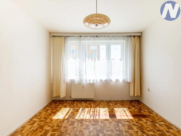 Prodej bytu 3+1, Volary, Sídl. Míru, 66 m2