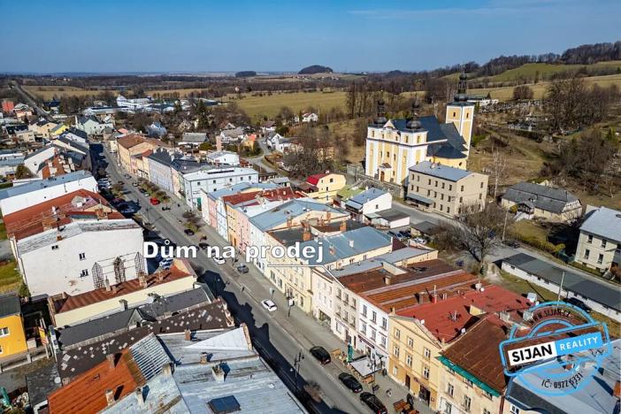 Prodej rodinného domu, Zlaté Hory, nám. Svobody, 300 m2