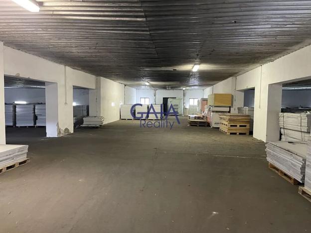 Pronájem skladu, Hovorany, 2105 m2