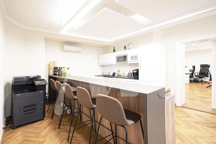 Pronájem kanceláře, Praha - Nové Město, Jindřišská, 203 m2