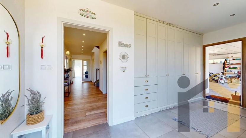 Prodej rodinného domu, Vinařice, 269 m2