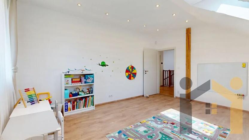 Prodej rodinného domu, Vinařice, 269 m2