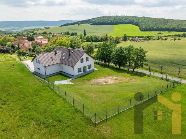 Prodej rodinného domu, Vinařice, 269 m2