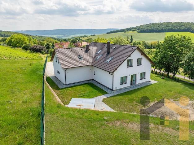 Prodej rodinného domu, Vinařice, 269 m2