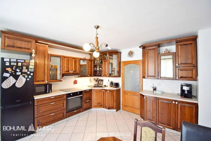 Prodej podílu rodinného domu, Planá nad Lužnicí, U Dubu, 234 m2