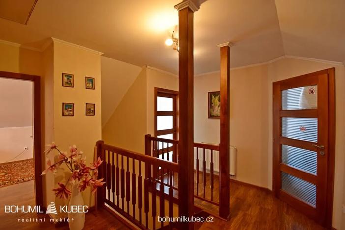 Prodej podílu rodinného domu, Planá nad Lužnicí, U Dubu, 234 m2