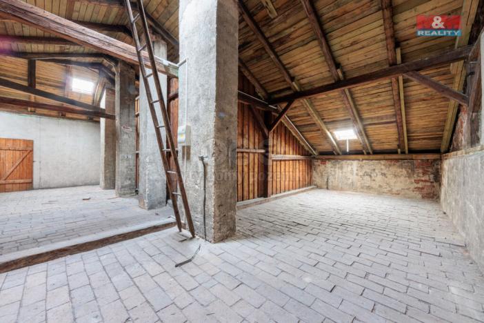 Prodej činžovního domu, Nejdek, náměstí Karla IV., 766 m2