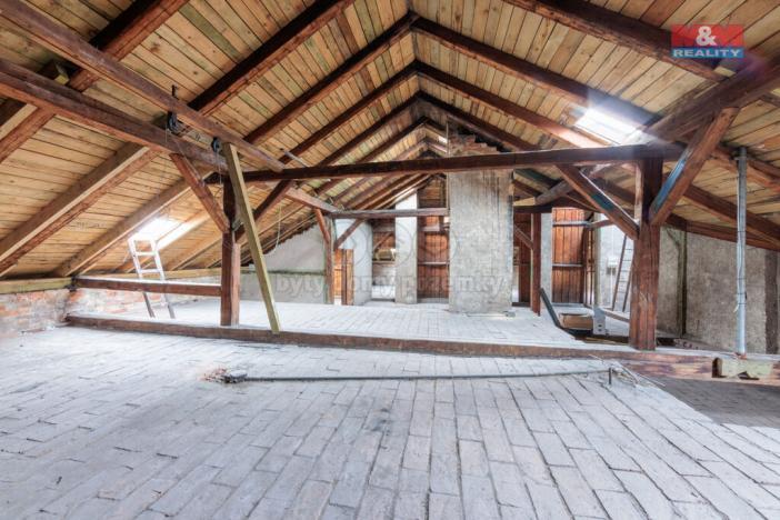 Prodej činžovního domu, Nejdek, náměstí Karla IV., 766 m2