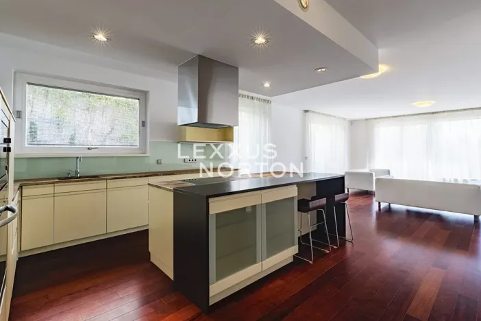 Pronájem rodinného domu, Praha - Dejvice, Štiplova, 219 m2