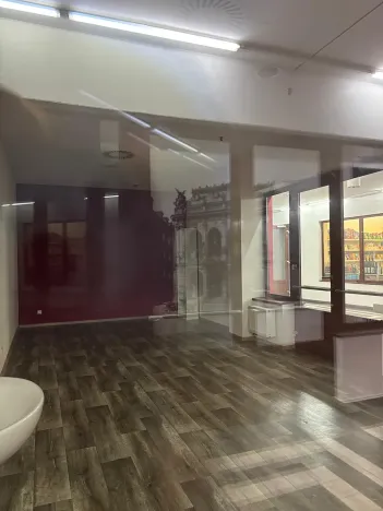 Pronájem kanceláře, Karlovy Vary, Divadelní náměstí, 30 m2