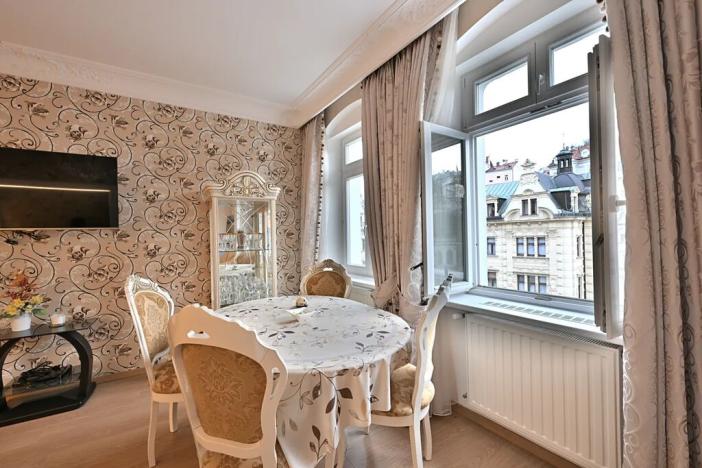 Prodej bytu 2+kk, Karlovy Vary, Vřídelní, 55 m2