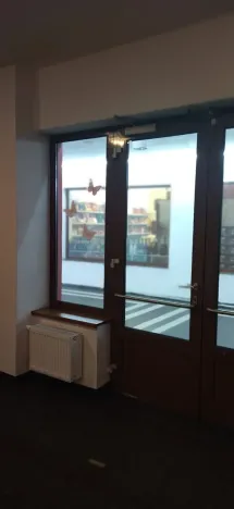 Prodej obchodního prostoru, Karlovy Vary, Divadelní náměstí, 30 m2