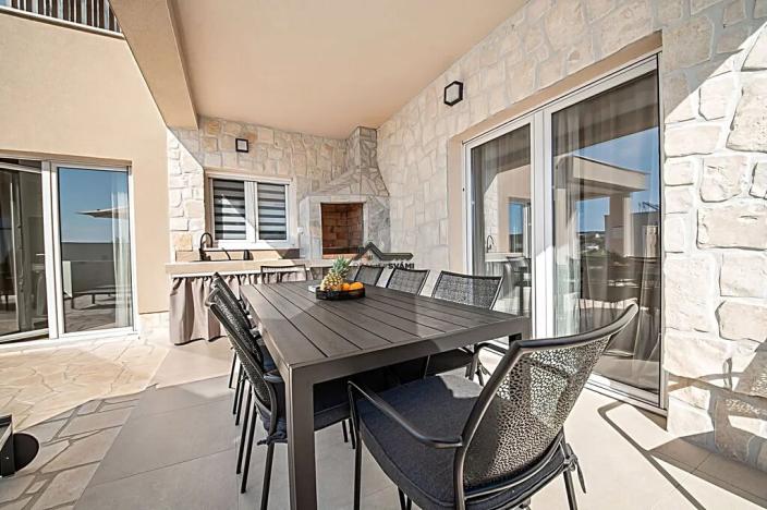 Prodej ubytování, Jakišnica, Chorvatsko, 160 m2