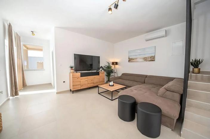 Prodej ubytování, Jakišnica, Chorvatsko, 160 m2