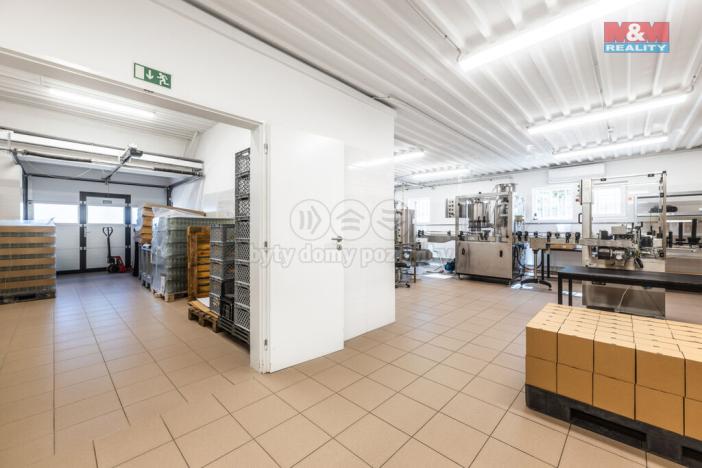 Prodej výrobních prostor, Tečovice, 2469 m2