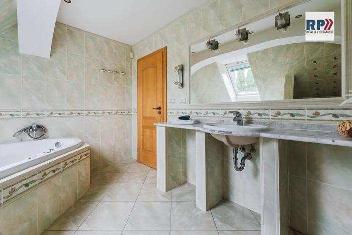 Prodej rodinného domu, Šestajovice, Potoční, 320 m2