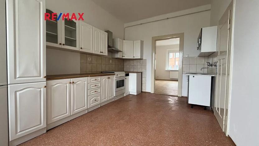 Prodej bytu 2+1, Kladno, Poštovní náměstí, 63 m2